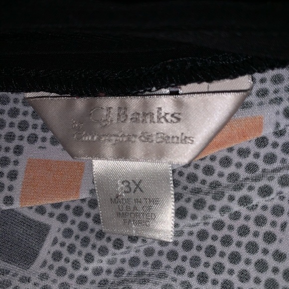 A blouse - Picture 3 of 3